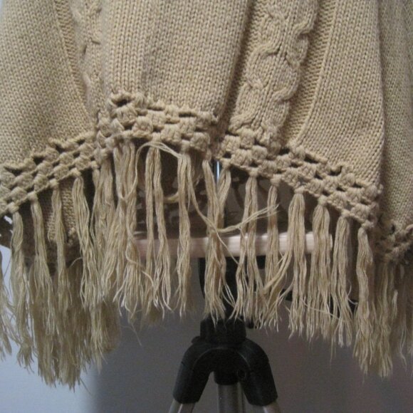 Chesley Tan Cable Knit Wood Button Tasseled Acrylic Poncho Sweater Women's Small - Picture 2 of 8